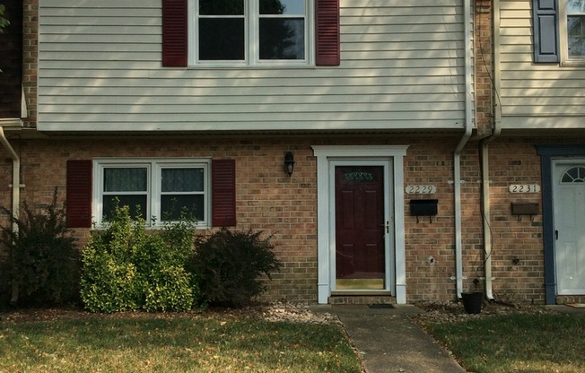 Spacious Townhouse Recently Updated