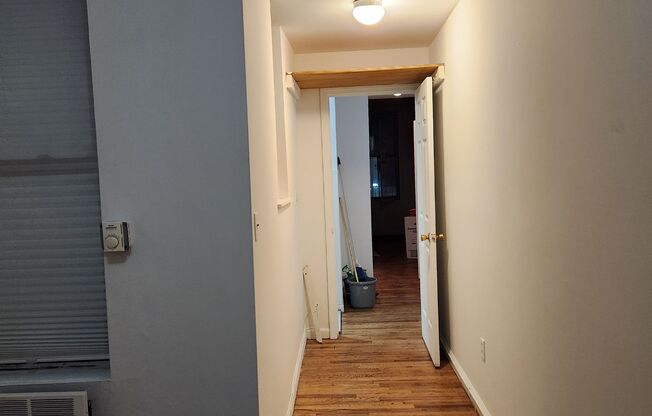 1 bed, 1 bath, $2,500, Unit 2 D