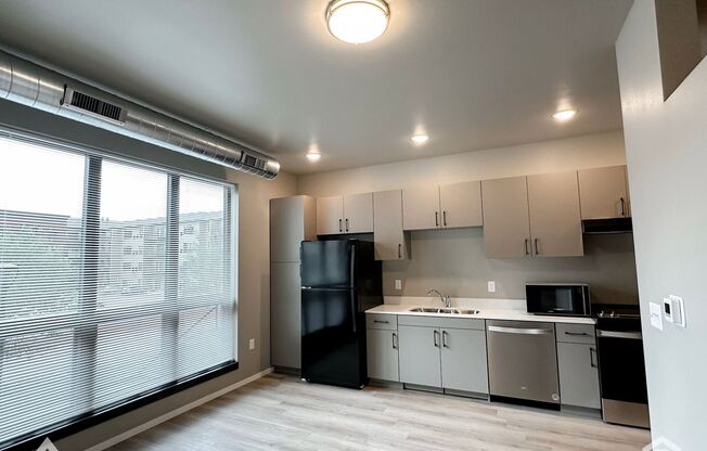Studio, 1 bath, 558 sqft, $925, Unit 5521-5214