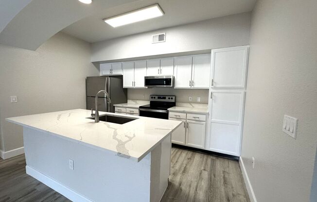 3 beds, 2 baths, $2,495, Unit #711