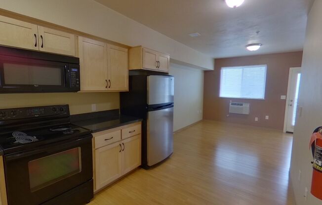 3 beds, 1.5 baths, 848 sqft, $2,400, Unit 204