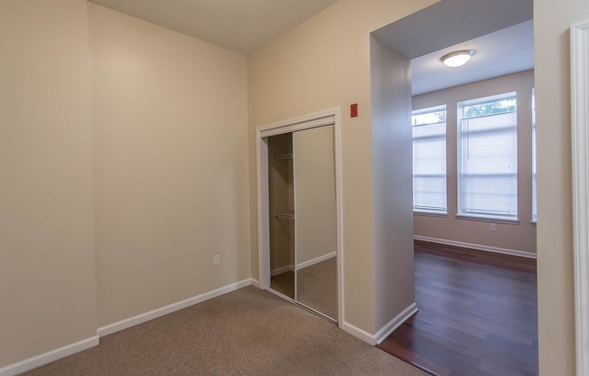 Studio, 1 bath, 576 sqft, $1,235, Unit 102