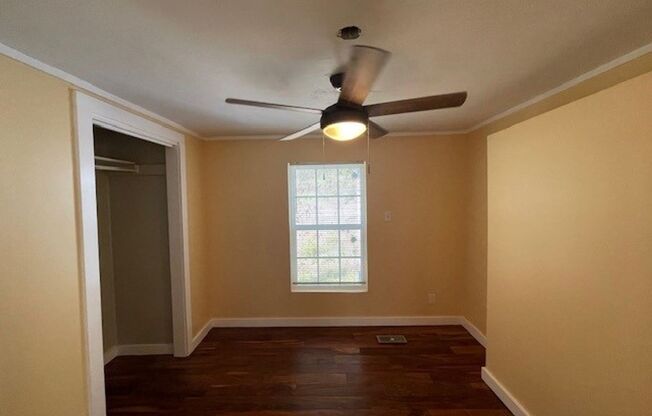 2 beds, 1 bath, $1,495