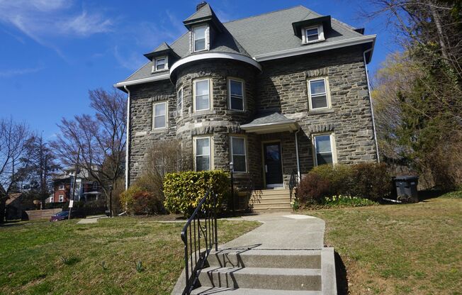 Sunny & Private Apartment Available in Havertown, PA