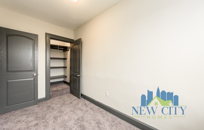 3 beds, 1 bath, 1,050 sqft, $1,299, Unit 829 Gibbard Ave, Columbus, OH 43201