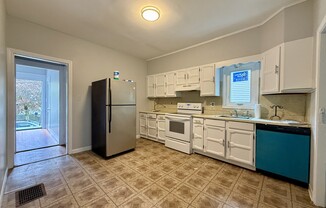 2 WELLINGTON AVE