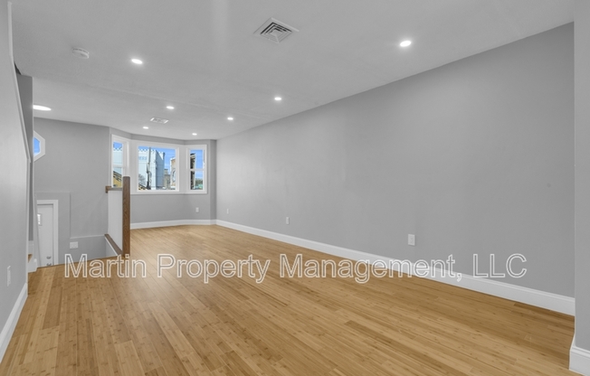 690 DORCHESTER AVE