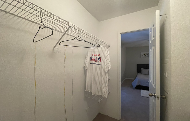 2 beds, 1 bath, 784 sqft, $1,099