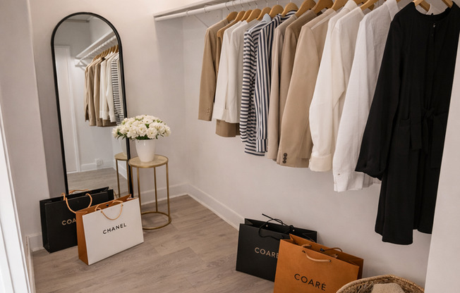 2 beds, 2 baths, 1,172 sqft, $5,200, Unit 1017