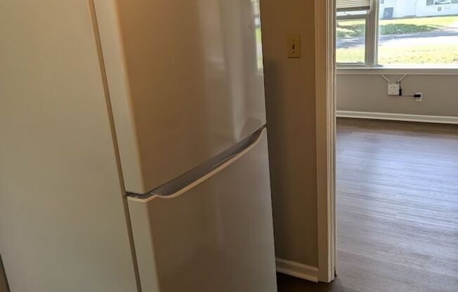 3 beds, 1 bath, $1,350