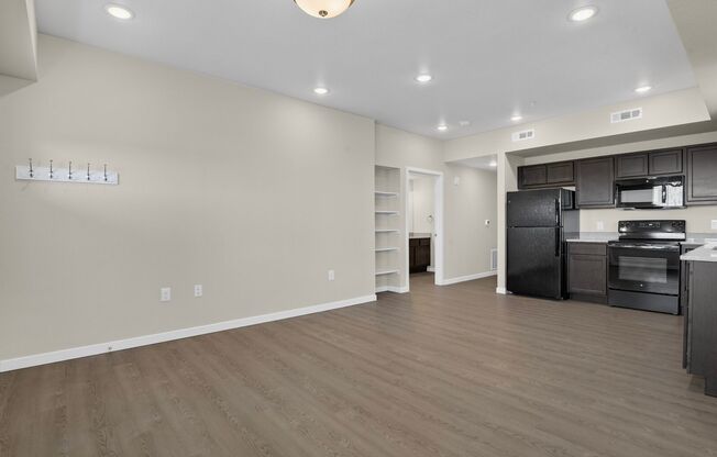 2 beds, 1 bath, 753 sqft, $1,695, Unit 2650-101