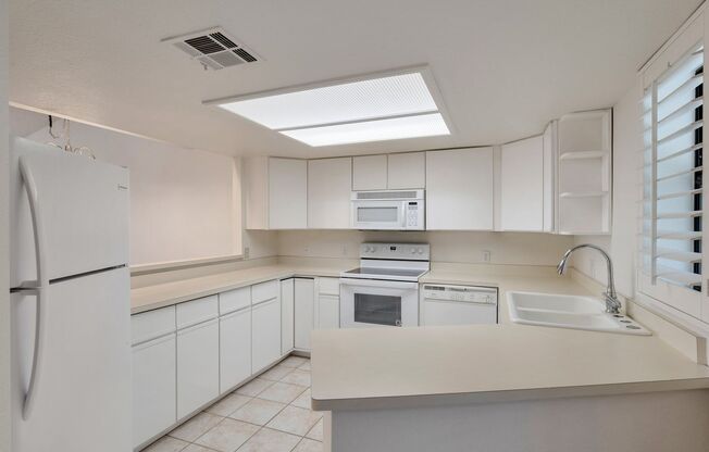 Charming 2 Bedroom, 2 Bathroom in Fountain Hills, AZ