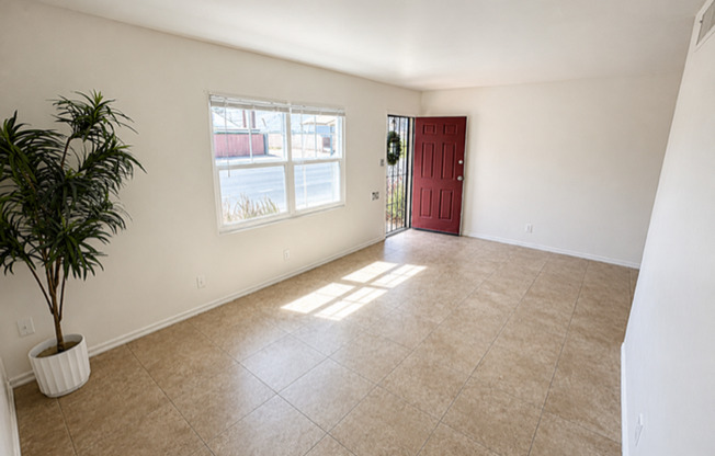1507 N 15 AVE