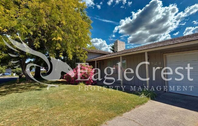 3 Bedroom 2 Bathroom Single Family Home With Great Outdoor Space!!