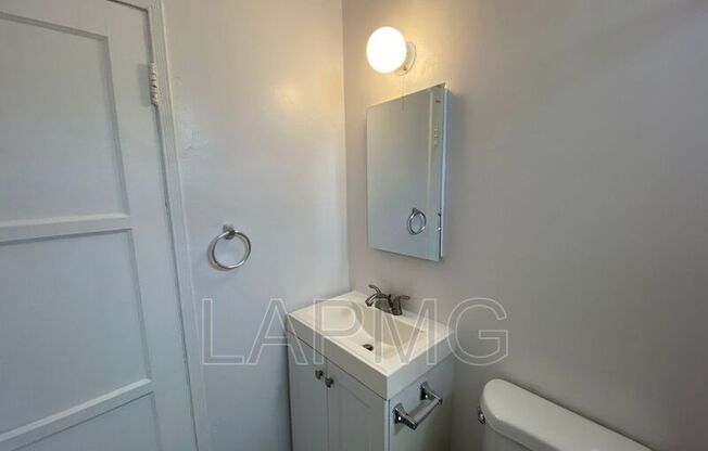 4080 4084 LEIMERT BLVD