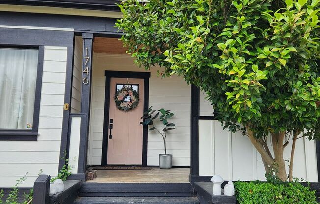 Victorian Style Home Rent Ready!!