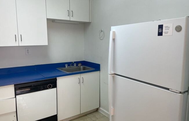 1 bed, 1 bath, 708 sqft, $1,340, Unit King Edward Annex 36
