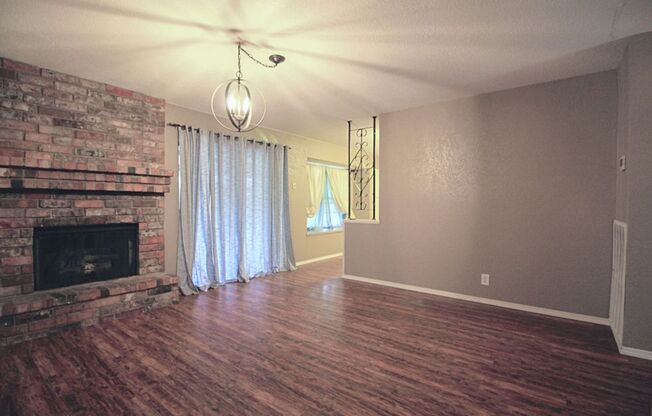 3 BD 2 BA AVAILABLE NOW!! NEAR LOOKOUT RD