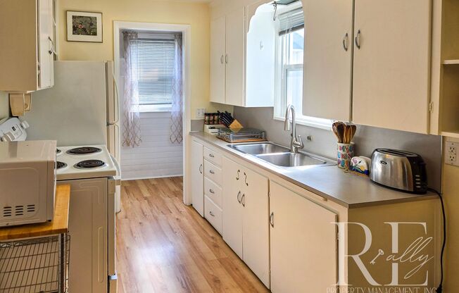 Furnished Cozy 1-Bd Near PSNS