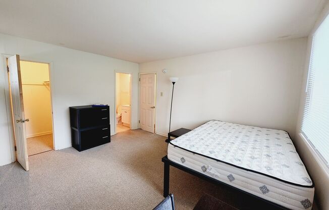 2 beds, 2 baths, 884 sqft, $1,495, Unit K-11