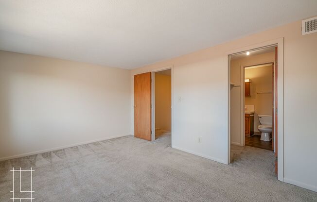 2 beds, 1.5 baths, $1,350, Unit 791 E Thurber Dr Apt. G