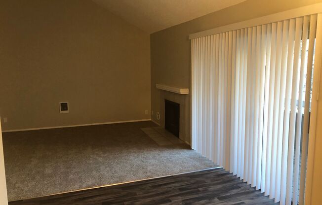 2 beds, 1 bath, 900 sqft, $1,550, Unit 1206