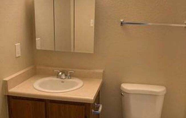 2 beds, 2 baths, 900 sqft, $1,375, Unit 237