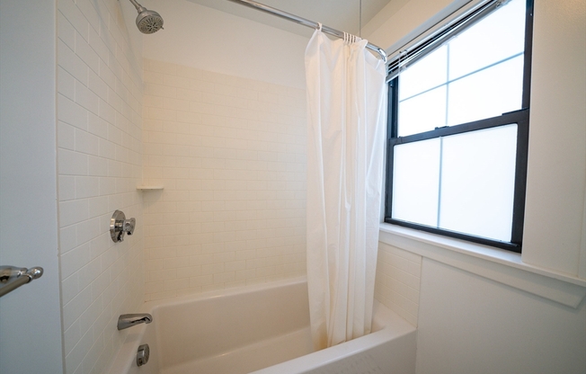 2 beds, 1 bath, $3,650, Unit 12