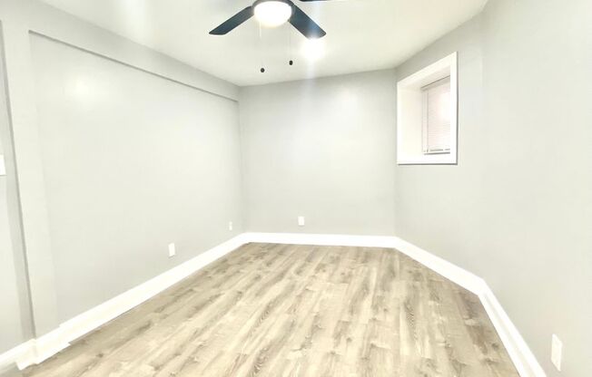 906 Montrose