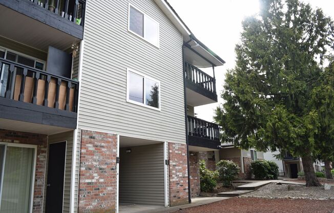 2 beds, 1 bath, 785 sqft, $1,295, Unit FQ 319