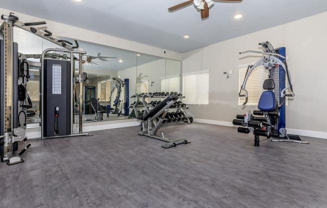 the gym at the whispering winds apartments in pearland, tx