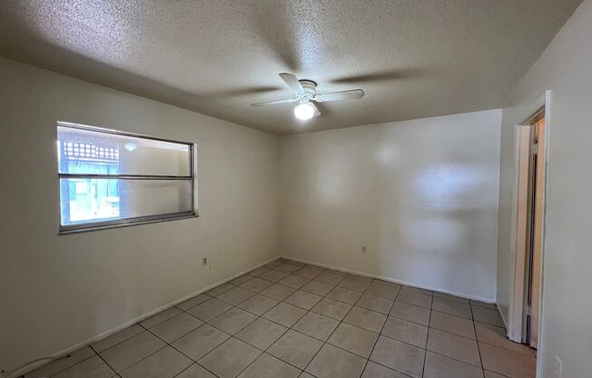 2 beds, 1 bath, $1,600