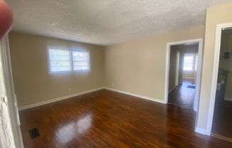 3 beds, 1 bath, $875