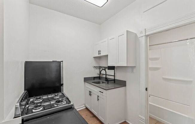 Studio, 1 bath, $999, Unit 726-01