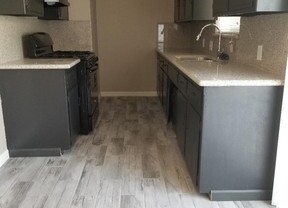 2 beds, 1 bath, 750 sqft, $1,200, Unit C