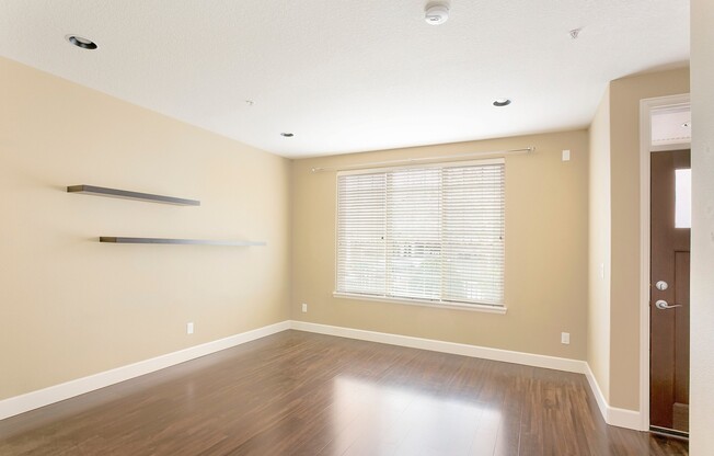3 Bedroom 2.5 Bathroom Townhome in the Heart of Bethany Village!