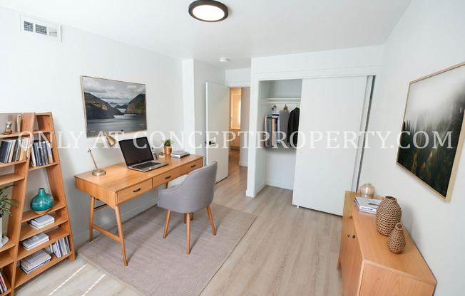 2 beds, 1 bath, 894 sqft, $1,699, Unit 05