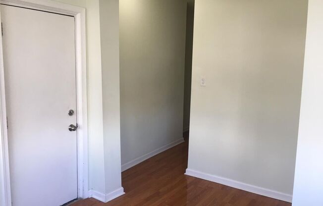 2 beds, 1 bath, $1,100, Unit 2