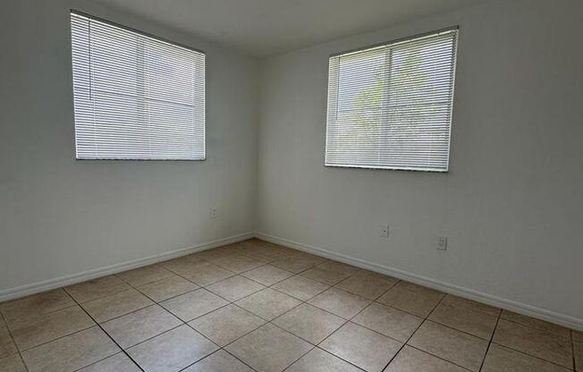 3 beds, 2 baths, 1,079 sqft, $3,200, Unit 13780-301