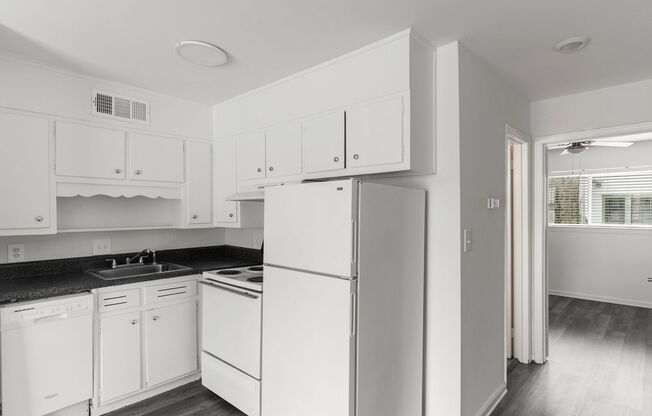 1 bed, 1 bath, 517 sqft, $925, Unit 14