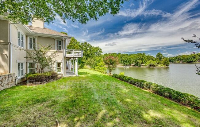 11 HAMILTON WOODS CT