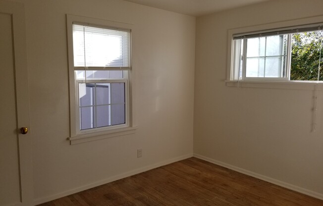 2 beds, 1 bath, $1,595