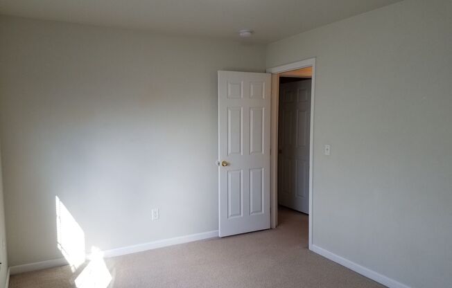 3 beds, 2 baths, 930 sqft, $1,200, Unit Apt A