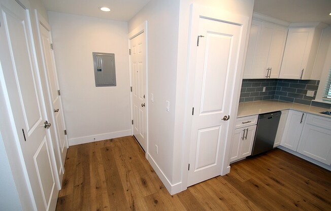 FULLY RENOVATED 2 BED, 2 BATH FACTORIA CONDO FOR RENT W HIGHEND FINISHES