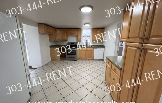 2 Bedroom & 1 Bathroom Located in Denver!