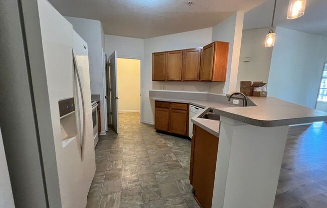 3 beds, 2 baths, $1,595, Unit # 723