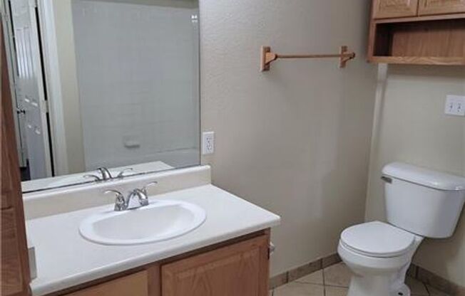 2 beds, 2 baths, $1,475, Unit Building #19