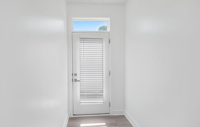Spacious 3 BR/3.5 BA Townhome in Brooklyn Park!