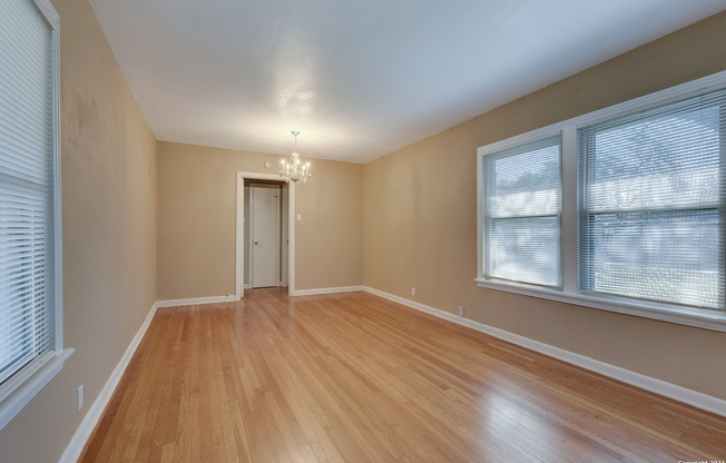 1322 W Malone Ave