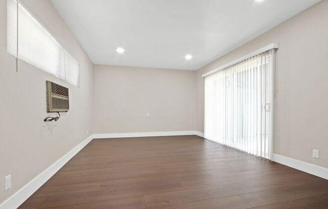 2620 W Via Corona